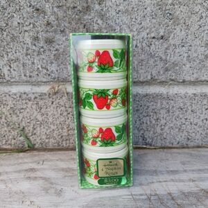 Vintage Hallmark Strawberry Plastic Napkin Rings Set Of‎ 4 With Original Box